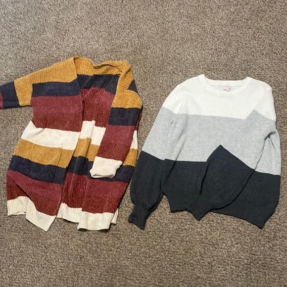 2 Women’s sweaters - Picture 1 of 4